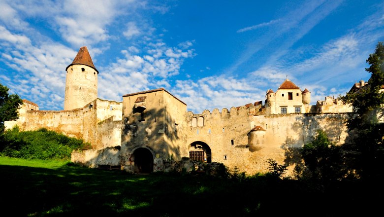 Burg in Seebenstein, © POV