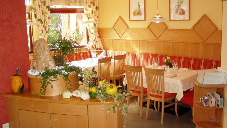 unser Restaurant bei Sonnenschein, © Karl Görg